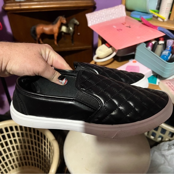 Shoes - Picture 2 of 3